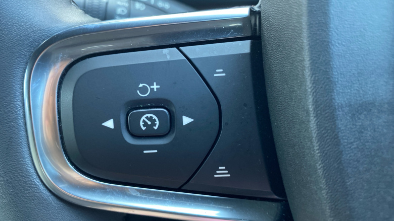 Volvo Xc40 1.5 T4 Recharge PHEV Plus Dark 5dr Auto Estate